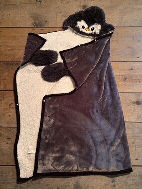 Happy Fuel Penguin Hooded Wrap Blanket 100% Polyester Plush & Sherpa Gray White